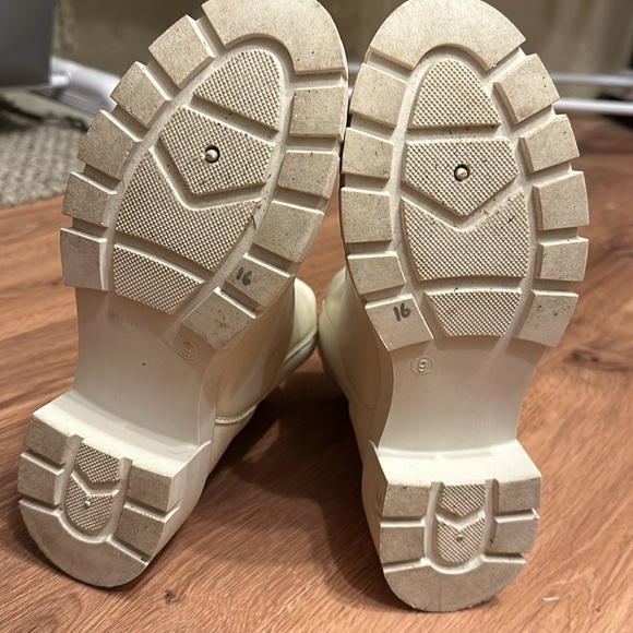 Ardene cream platform boots - Picture 4 of 4